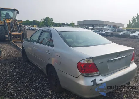 2005 Toyota Camry Le/Xle/Se from USA, damaged, VIN 4T1BE32K25U548751